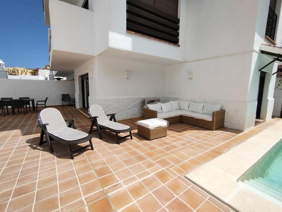Full Apartment With Private Pool เอสเตโปนา ภายนอก รูปภาพ