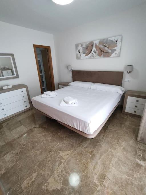 Full Apartment With Private Pool เอสเตโปนา ภายนอก รูปภาพ