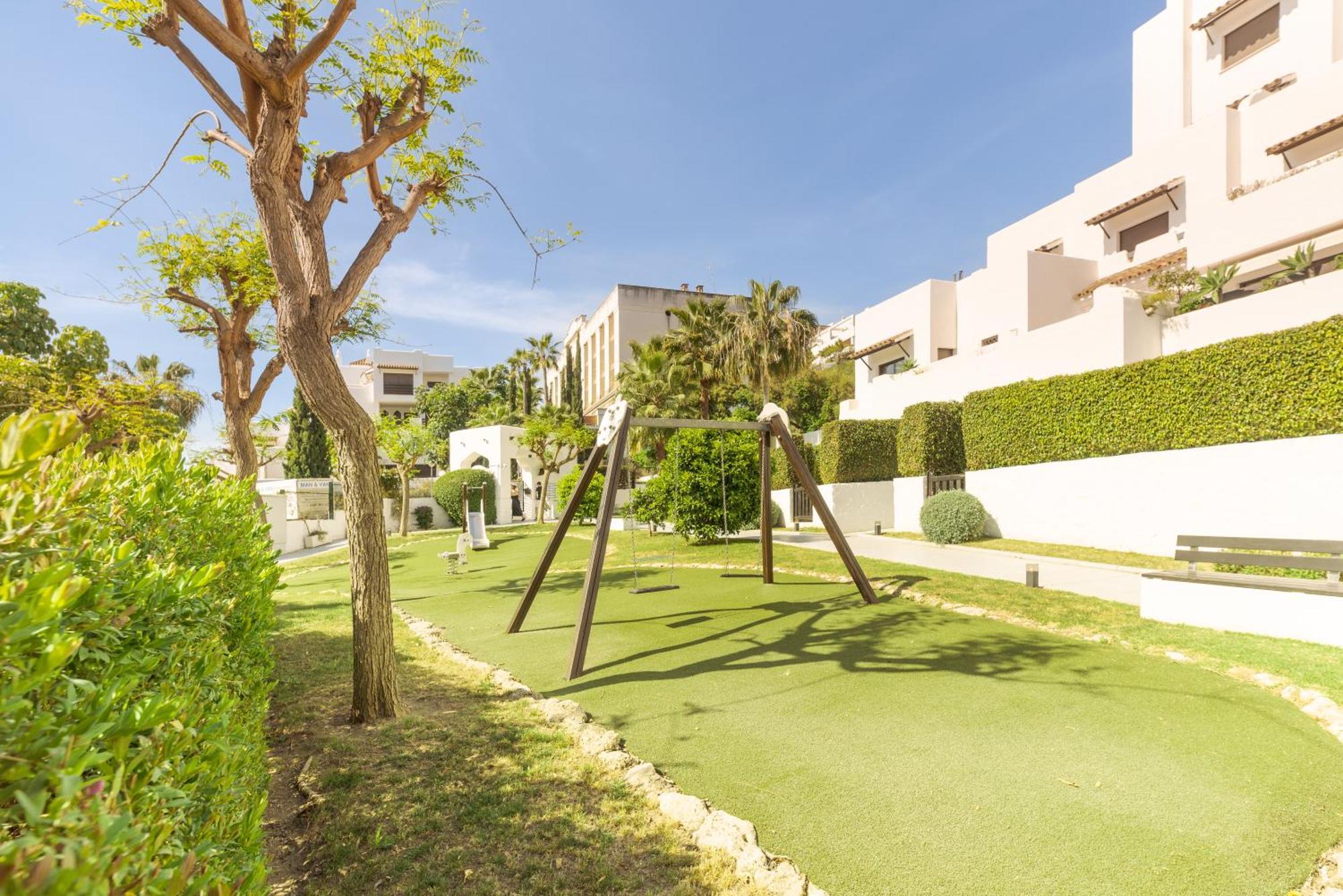 Full Apartment With Private Pool เอสเตโปนา ภายนอก รูปภาพ
